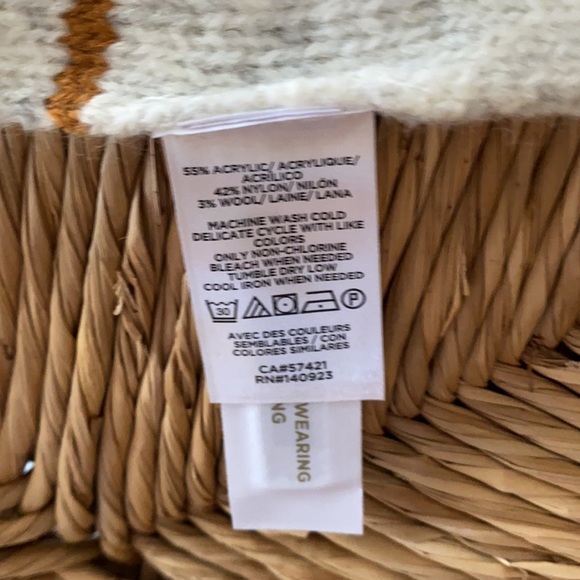 Loft Poncho - Picture 4 of 4